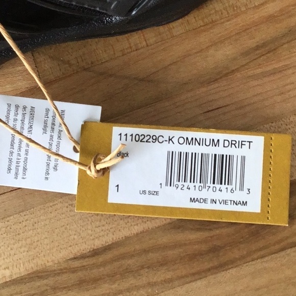 NWT Teva Omnium Drift water shoes. Little boy size 1. - Picture 7 of 7